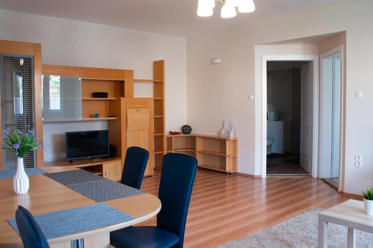 Titan Apartman Jula Exterior foto