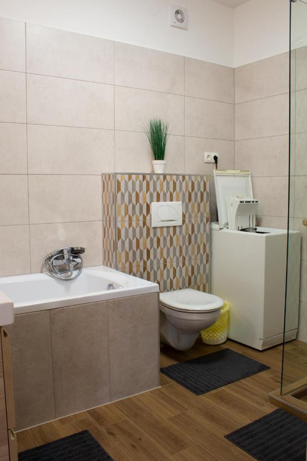 Titan Apartman Jula Exterior foto
