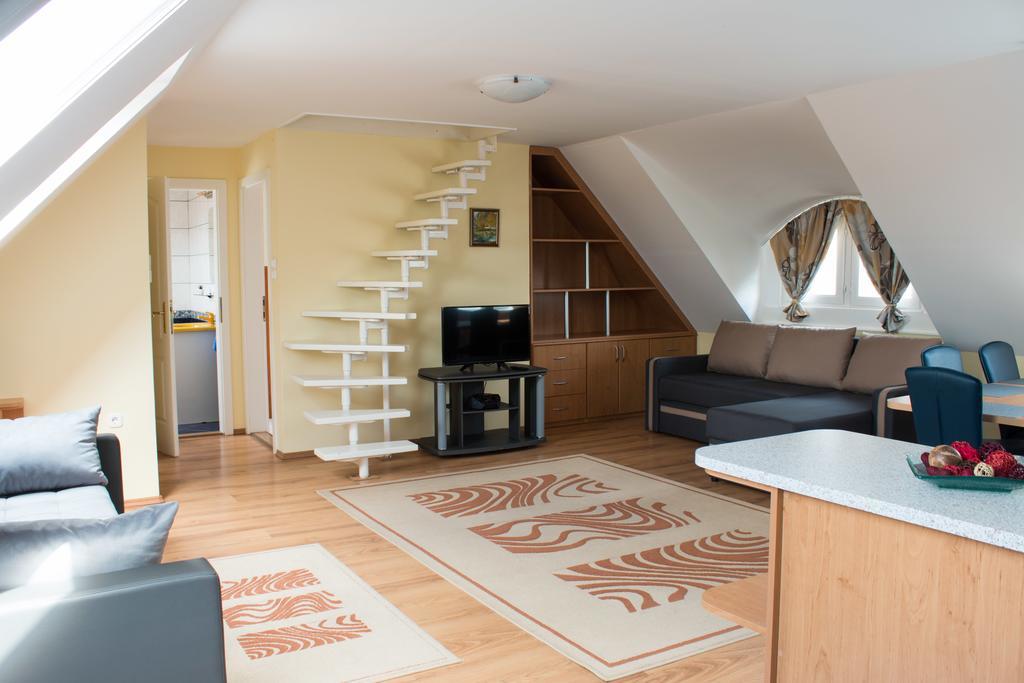 Titan Apartman Jula Exterior foto